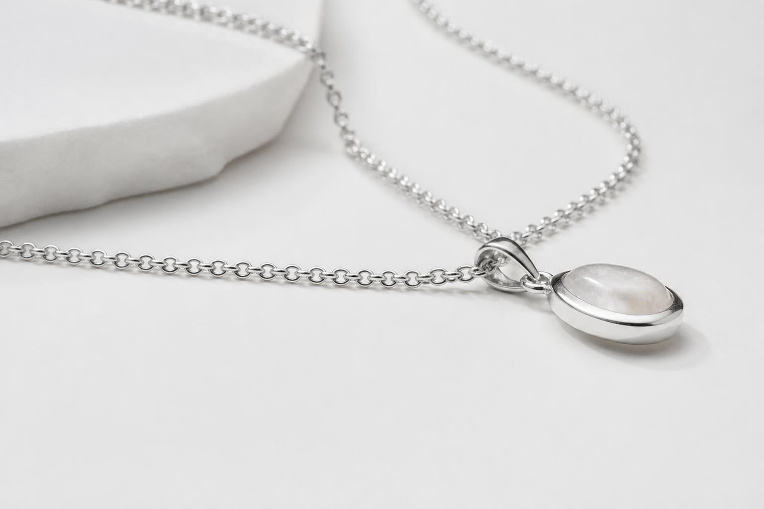 925 Necklace: The Complete Guide to Sterling Silver - Larimar Creations