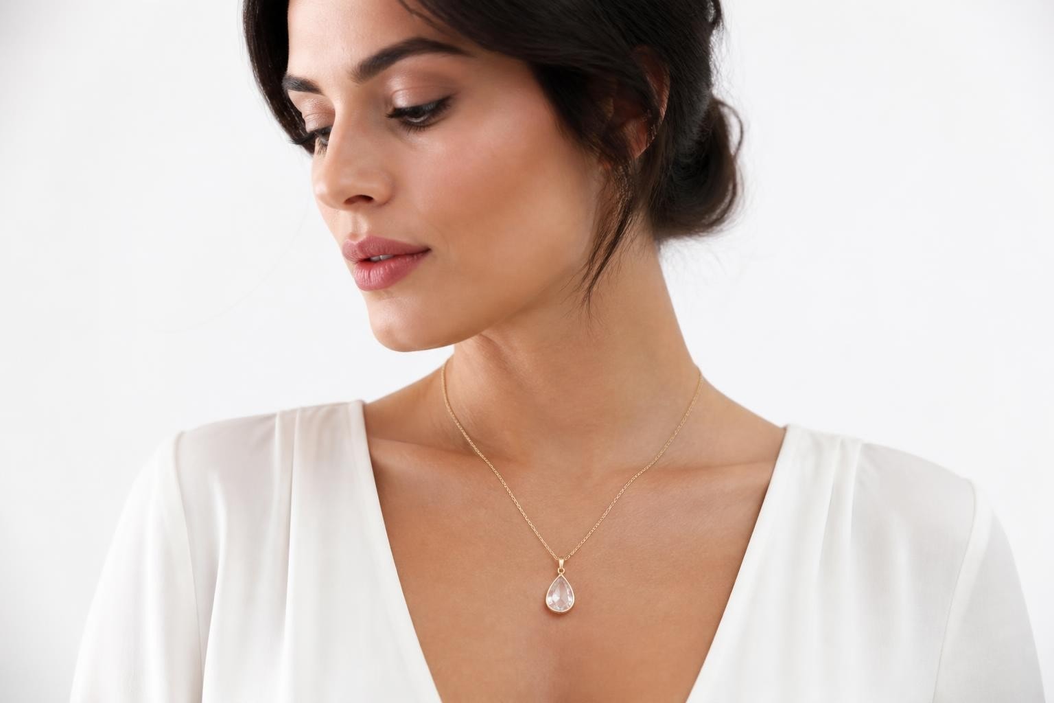 Pendant Teardrop: Design & Selection Guide 2026 - Larimar Creations