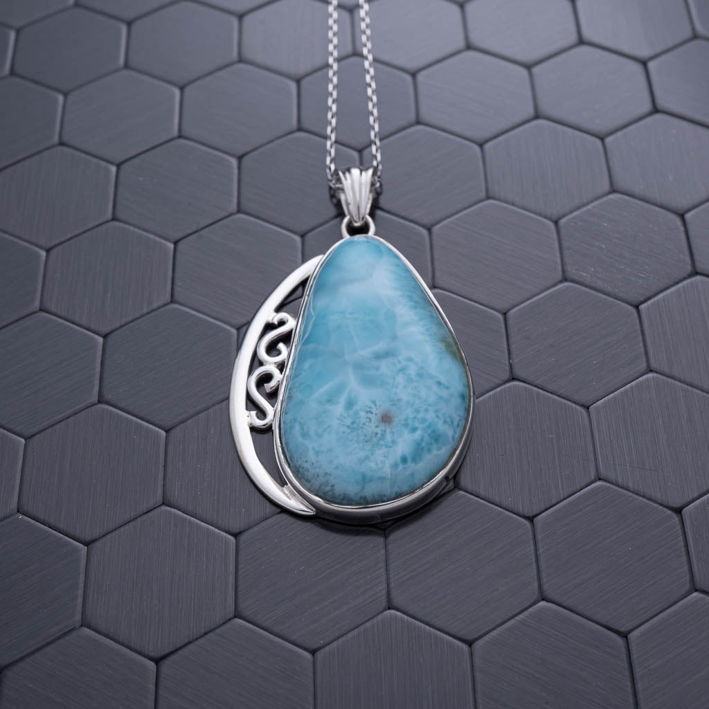 Larimar Pendant, Sofia