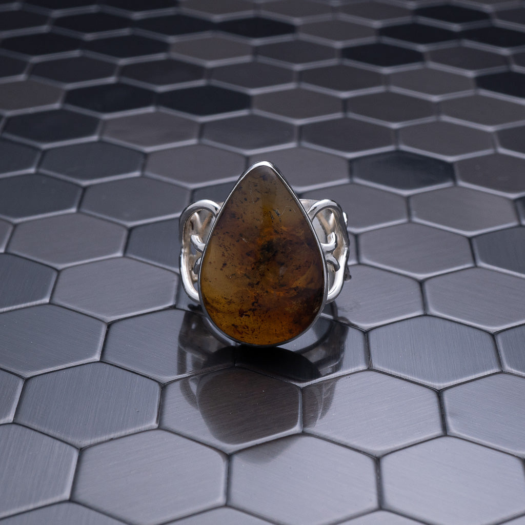 Green Amber Ring, Lenore