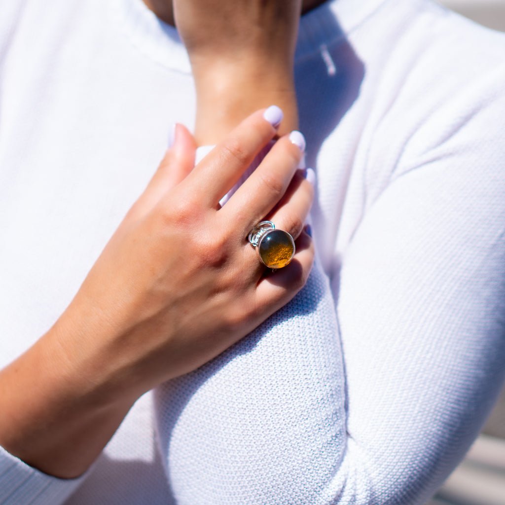 Green Amber Ring, Clara