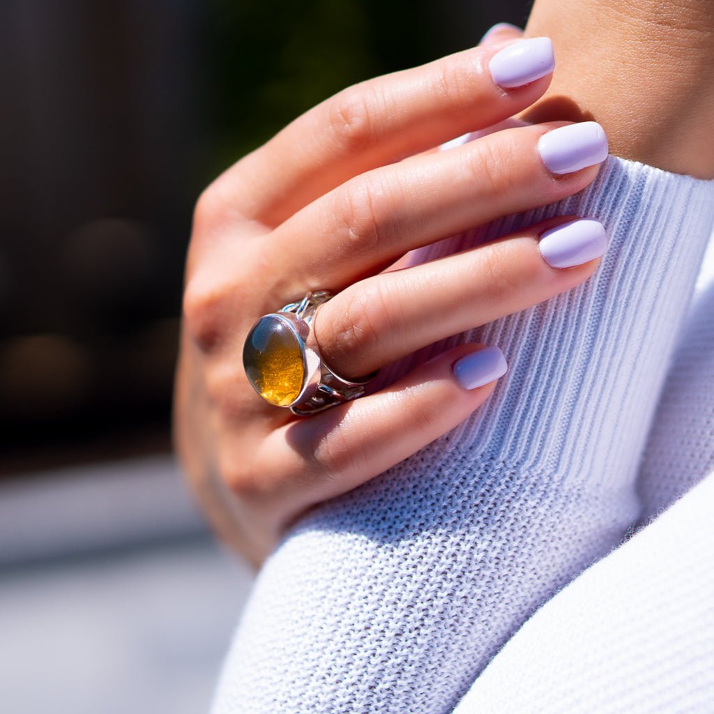 Green Amber Ring, Clara