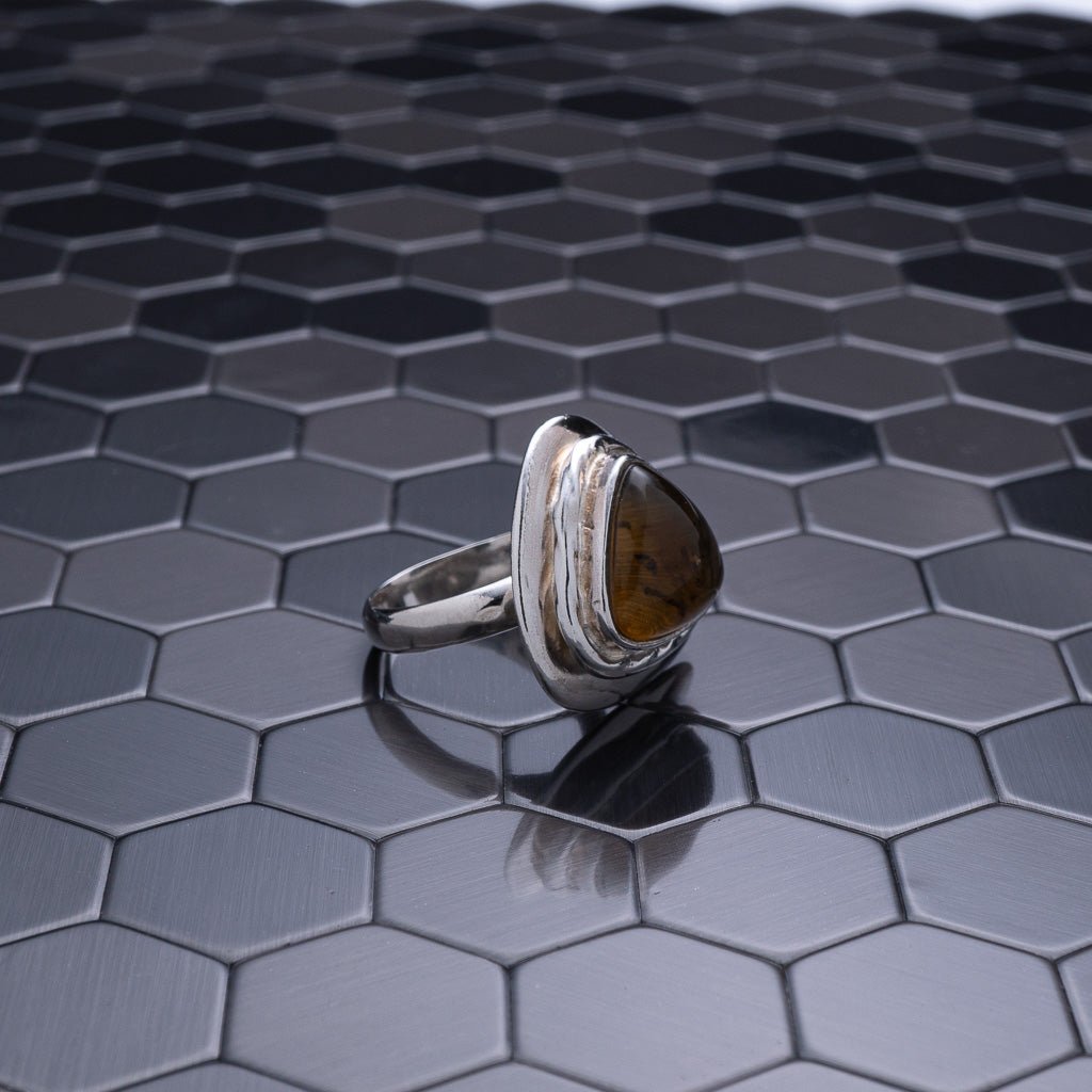 Green Amber Ring, Demetra