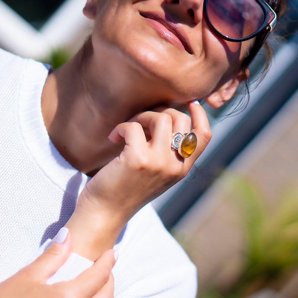 Green Amber Ring, Karena