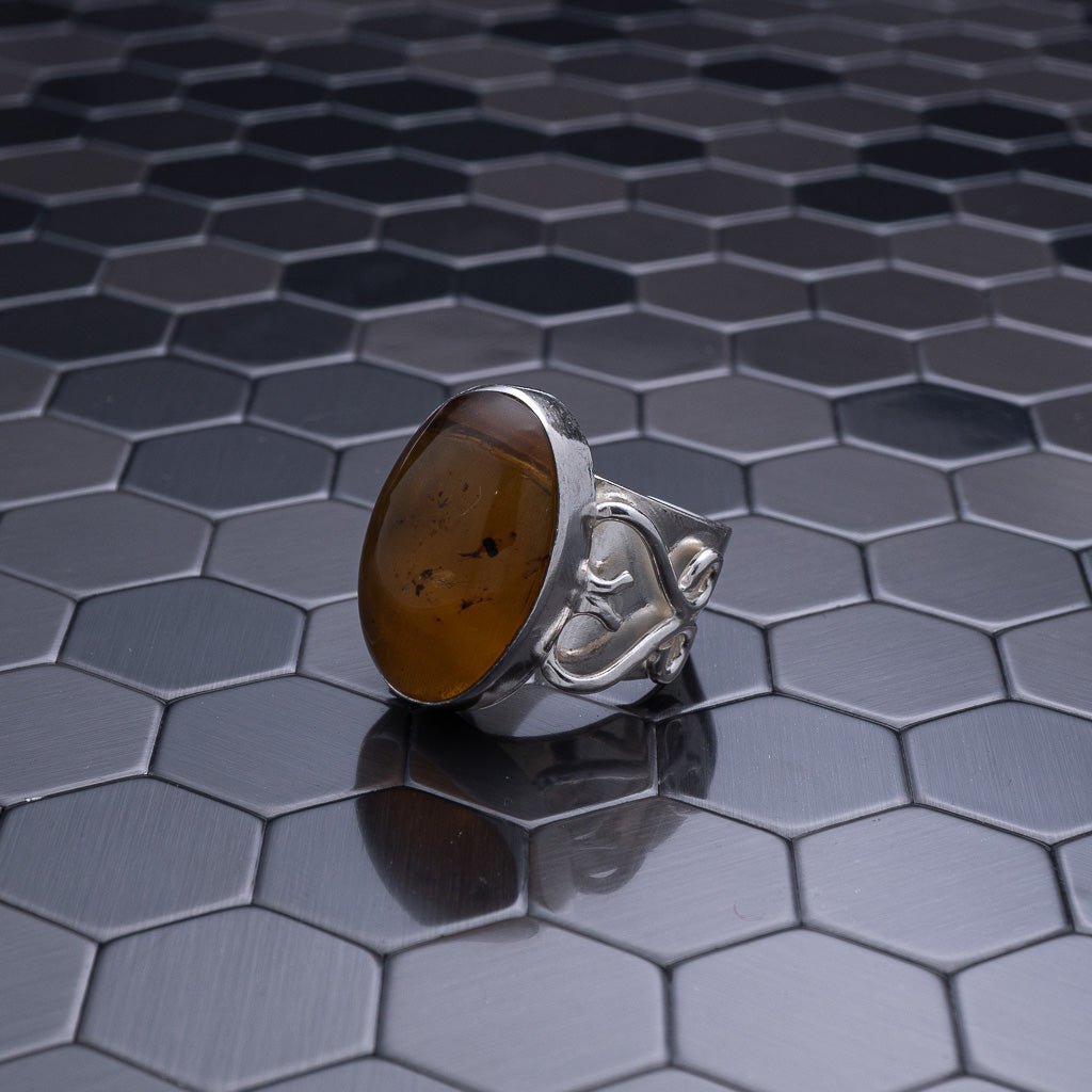 Green Amber Ring, Karena