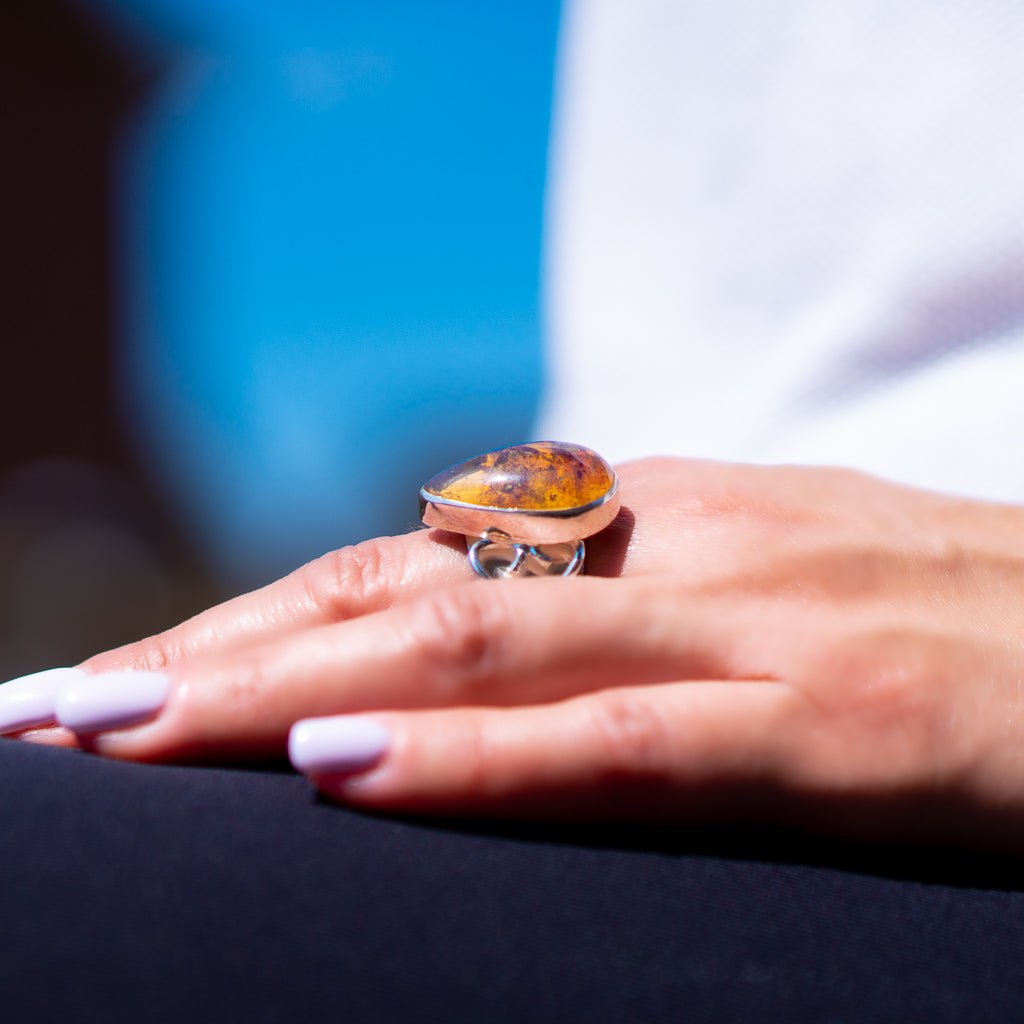 Green Amber Ring, Lenore