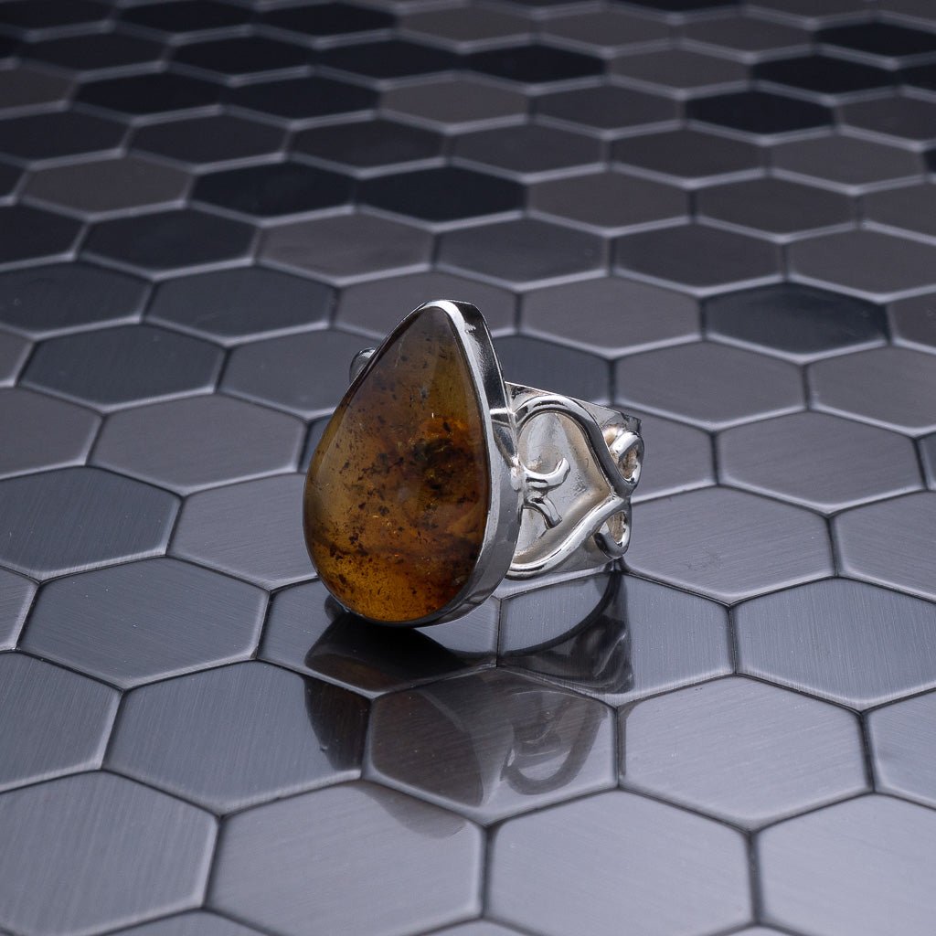 Green Amber Ring, Lenore