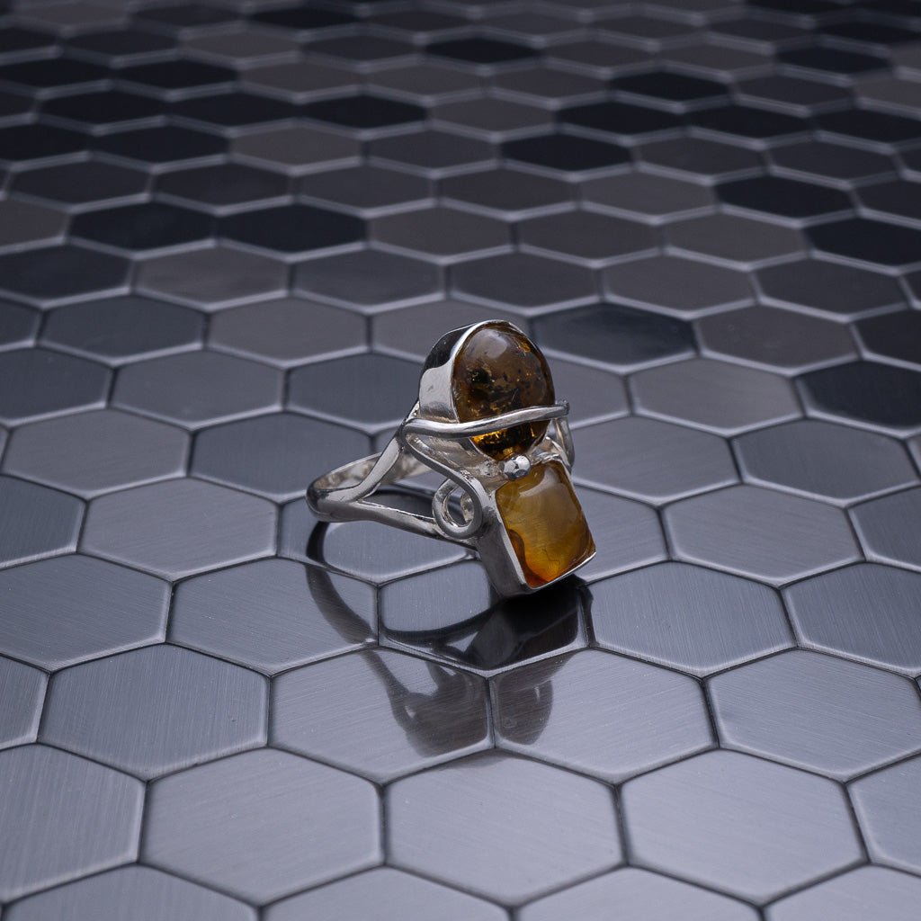 Green Amber Ring, Petra