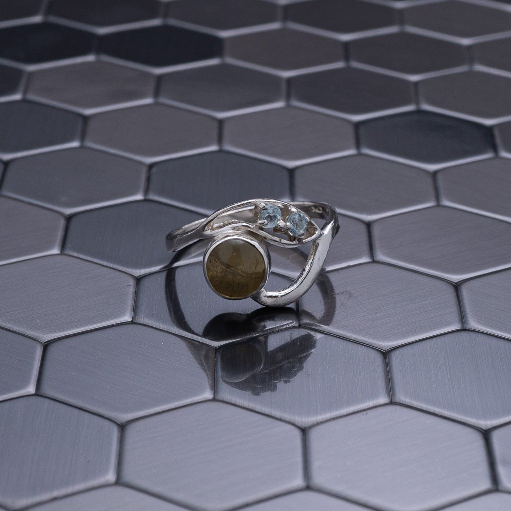 Green Amber Ring, Sabina