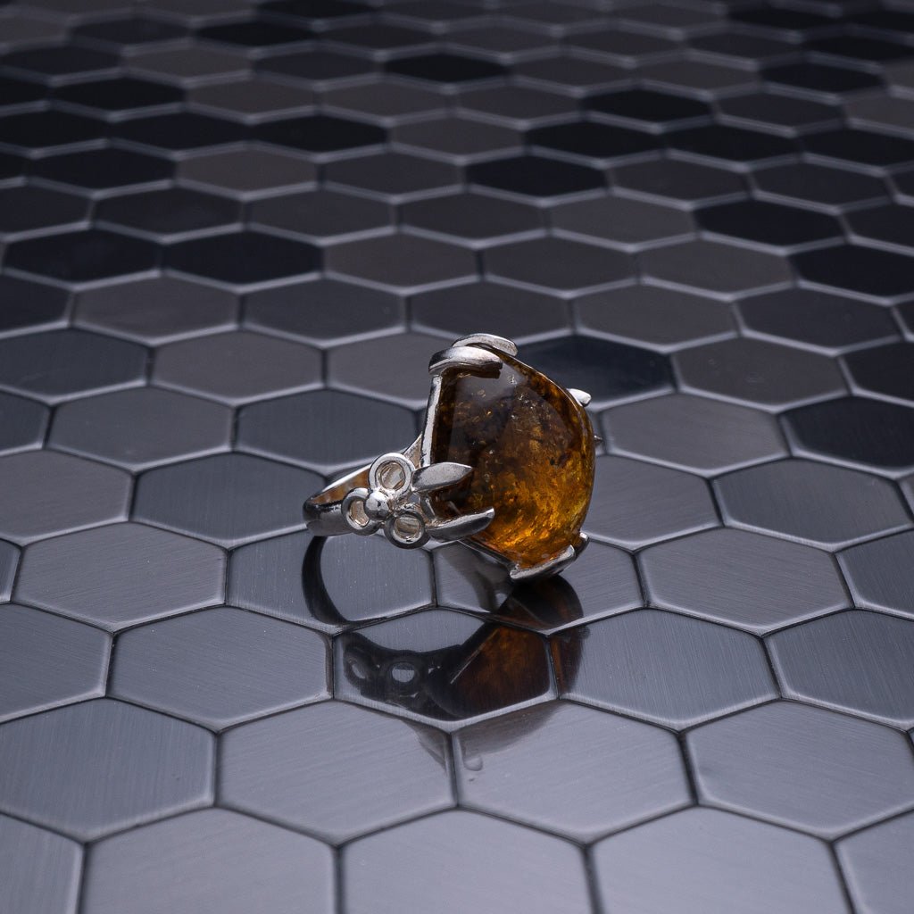 Green Amber Ring, Ursa