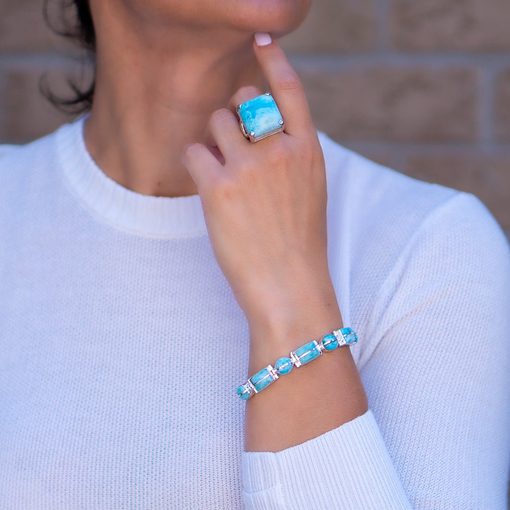Larimar Bracelet, Darra