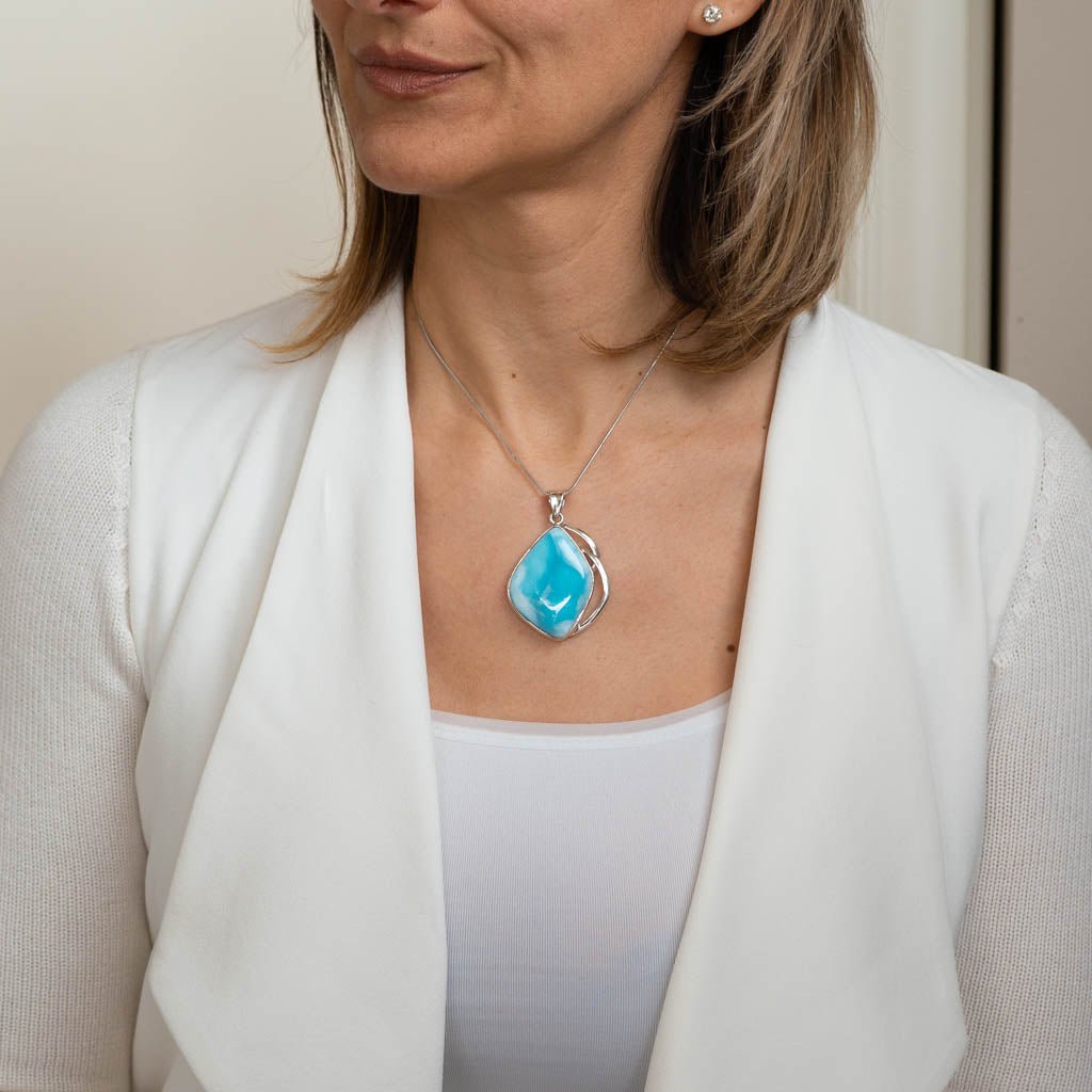 Larimar Pendant, Lilia