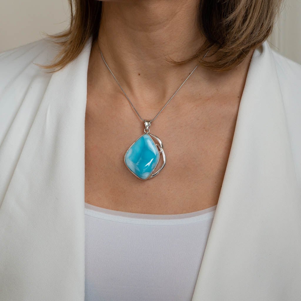 Larimar Pendant, Lilia