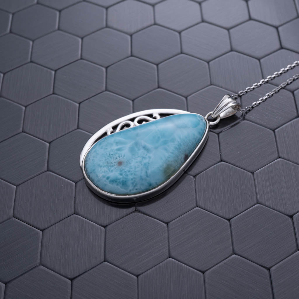 Larimar Pendant, Sofia