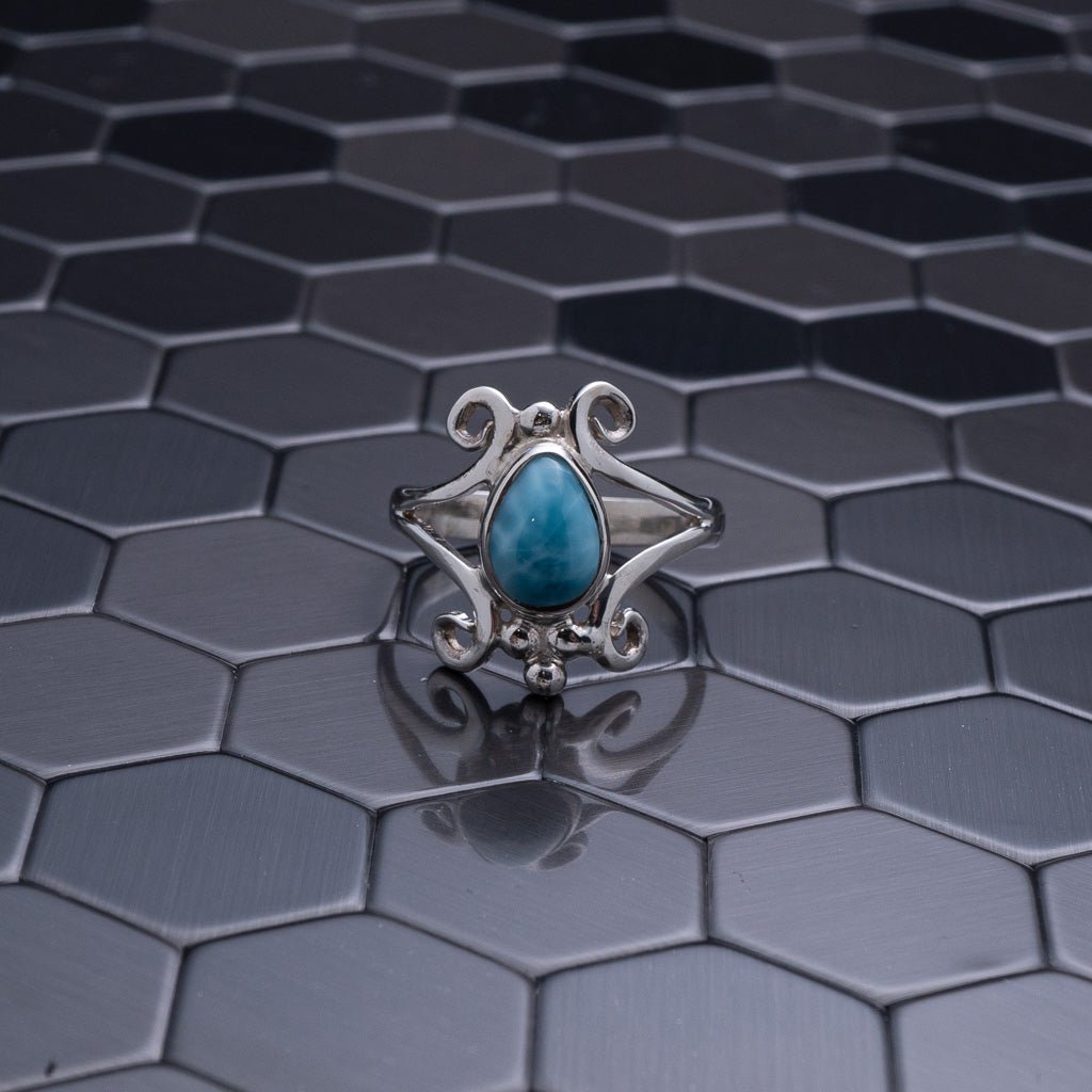 Larimar Ring, Lynda