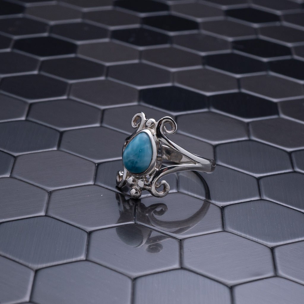 Larimar Ring, Lynda