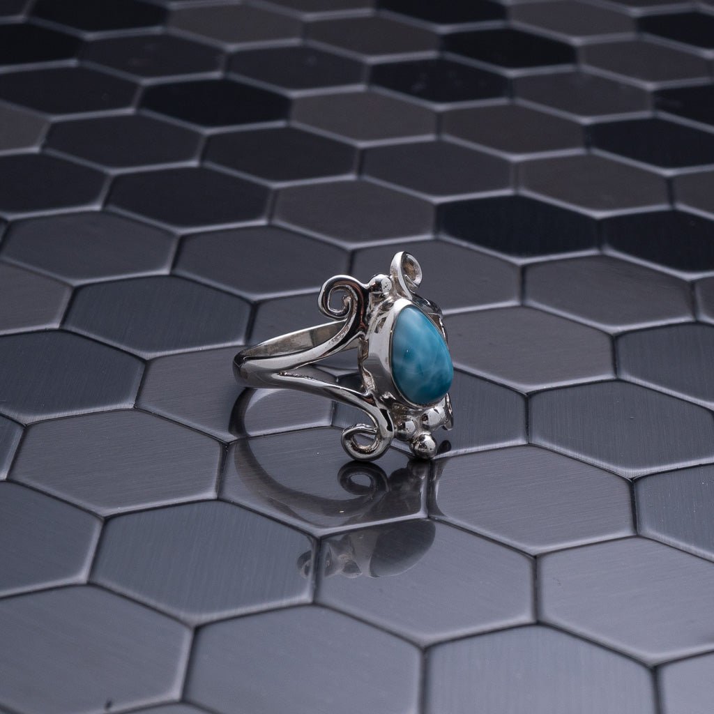 Larimar Ring, Lynda